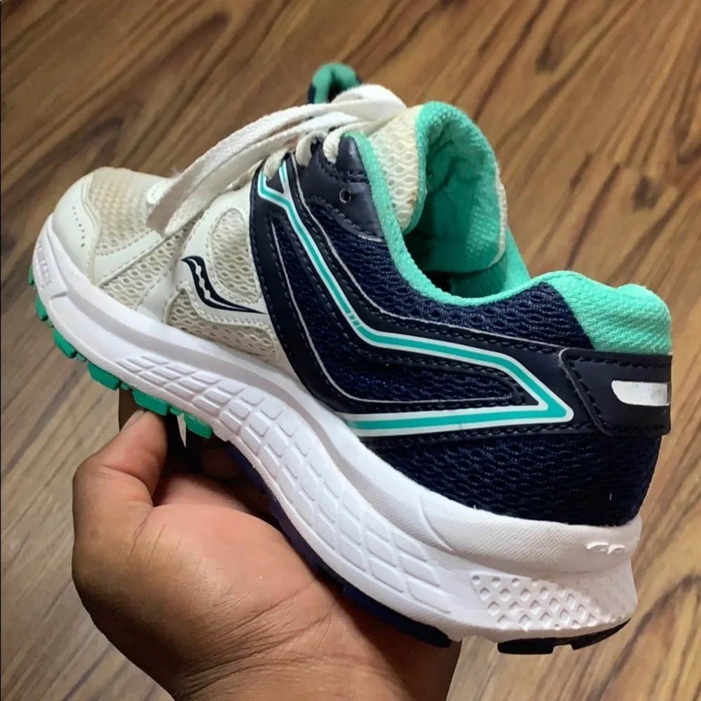 Saucony women athletic